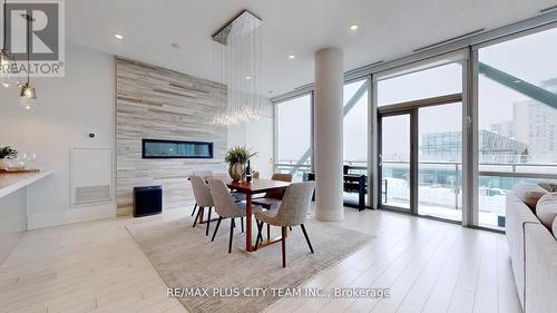 1305 - 39 Queens Quay E, Toronto, ON - Indoor Photo Showing Dining Room