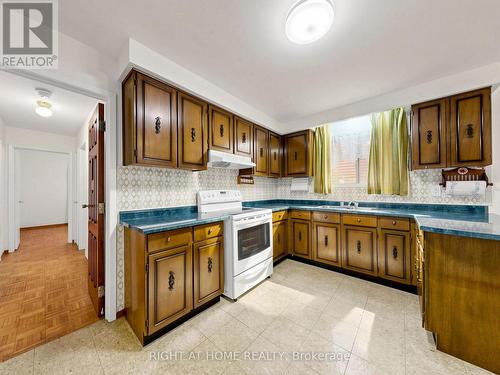 227 Apache Trail, Toronto, ON - Indoor Photo Showing Kitchen