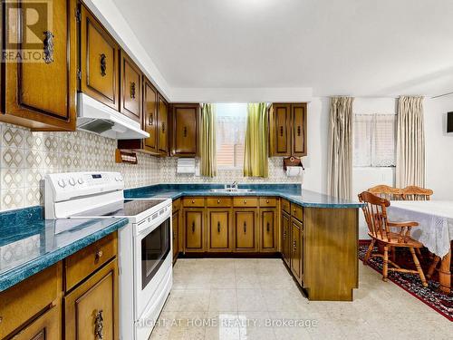 227 Apache Trail, Toronto, ON - Indoor Photo Showing Kitchen