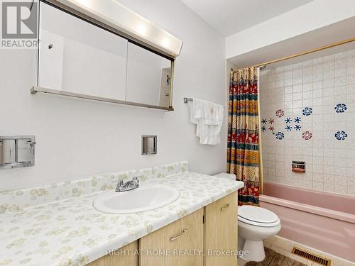 227 Apache Trail, Toronto, ON - Indoor Photo Showing Bathroom