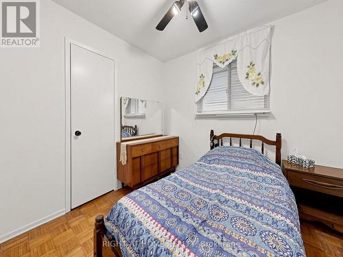 227 Apache Trail, Toronto, ON - Indoor Photo Showing Bedroom