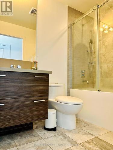 504 - 33 Shore Breeze Drive, Toronto, ON - Indoor Photo Showing Bathroom