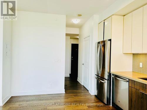 504 - 33 Shore Breeze Drive, Toronto, ON - Indoor Photo Showing Kitchen