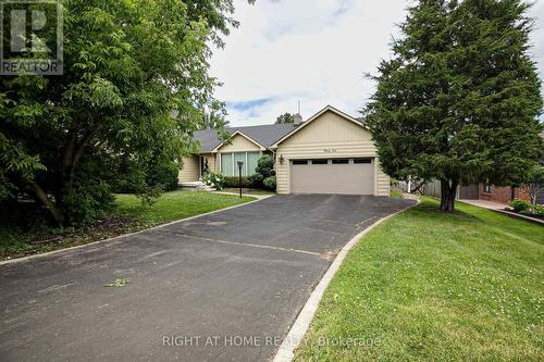 46 ROOSEVELT DRIVE  Richmond Hill, ON L4C 6V4
