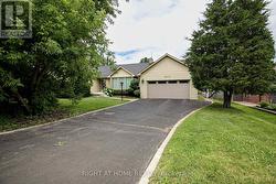 46 ROOSEVELT DRIVE  Richmond Hill, ON L4C 6V4