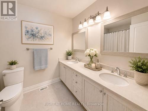 4pc bath on 2nd flloor - 1049 Greaves Avenue, Mississauga, ON - Indoor Photo Showing Bathroom
