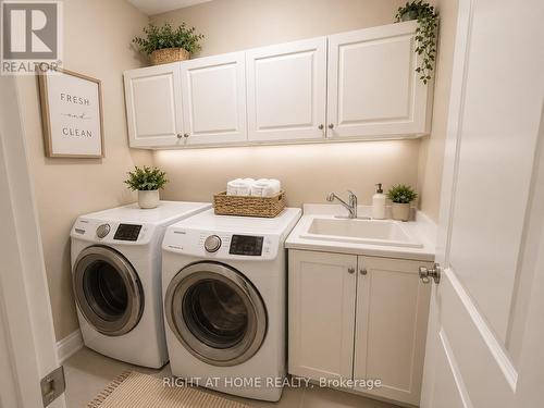 laundry room - 1049 Greaves Avenue, Mississauga, ON - Indoor Photo Showing Laundry Room