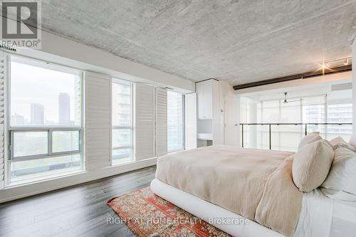 728 - 250 Manitoba Street Se, Toronto, ON - Indoor Photo Showing Bedroom