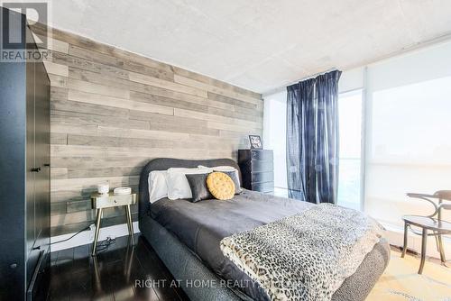 728 - 250 Manitoba Street Se, Toronto, ON - Indoor Photo Showing Bedroom
