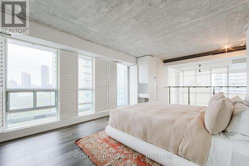 728 - 250 Manitoba Street Se, Toronto, ON - Indoor Photo Showing Bedroom