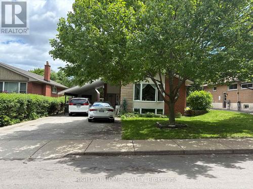 82 BLACKWOOD CRESCENT  Hamilton, ON L8S 3H5