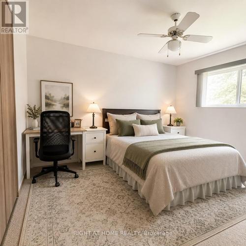 82 Blackwood Crescent, Hamilton, ON - Indoor Photo Showing Bedroom