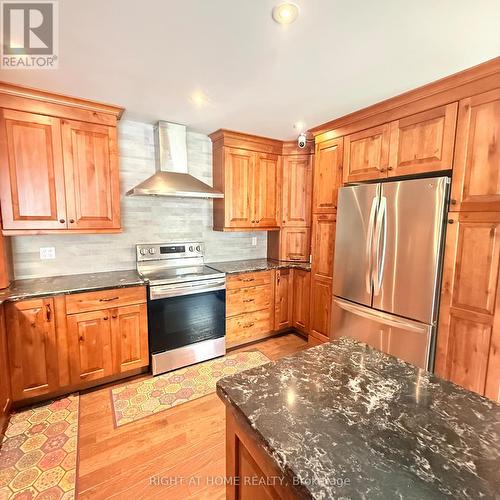 82 Blackwood Crescent, Hamilton, ON - Indoor Photo Showing Kitchen