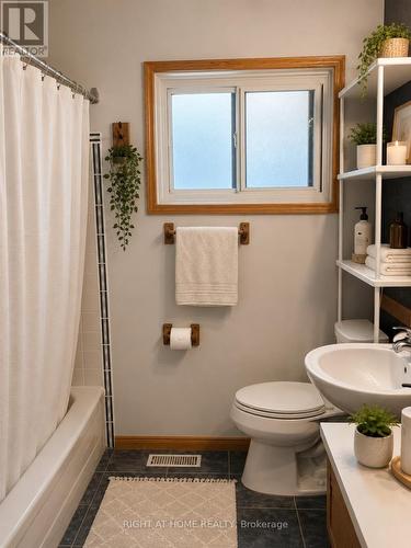 82 Blackwood Crescent, Hamilton, ON - Indoor Photo Showing Bathroom