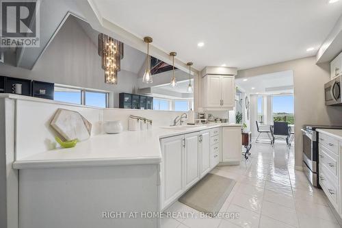 804 - 281 Bristol Street, Guelph, ON - Indoor Photo Showing Kitchen