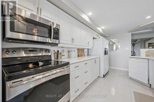 804 - 281 Bristol Street, Guelph, ON - Indoor Photo Showing Kitchen