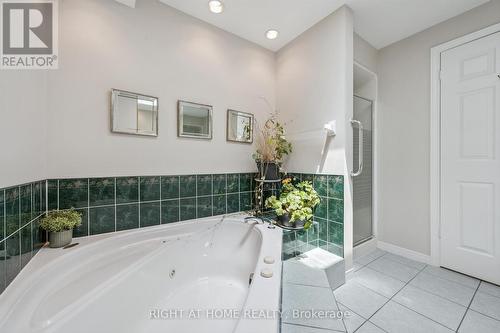 804 - 281 Bristol Street, Guelph, ON - Indoor Photo Showing Bathroom