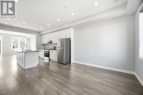 8 Rapids Lane, Hamilton, ON - Indoor Photo Showing Kitchen With Upgraded Kitchen