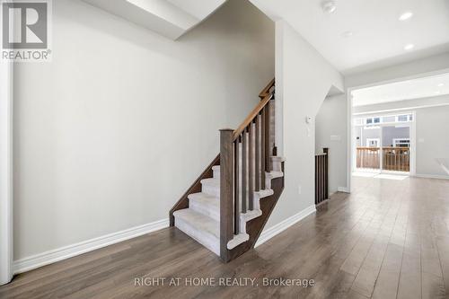 8 Rapids Lane, Hamilton, ON - Indoor Photo Showing Other Room