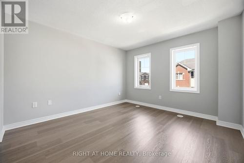 8 Rapids Lane, Hamilton, ON - Indoor Photo Showing Other Room