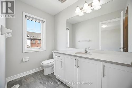 8 Rapids Lane, Hamilton, ON - Indoor Photo Showing Bathroom