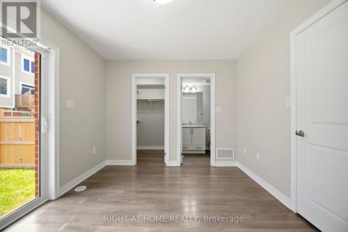 8 Rapids Lane, Hamilton, ON - Indoor Photo Showing Other Room
