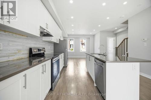 8 Rapids Lane, Hamilton, ON - Indoor Photo Showing Kitchen With Upgraded Kitchen