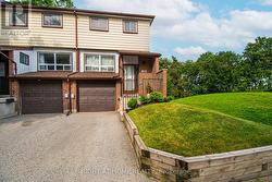 B12 - 63 FERRIS LANE Barrie, ON L4M 5C4