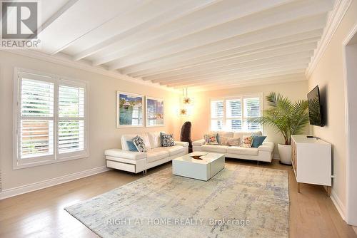 4299 Lakeshore Road, Burlington, ON - Indoor Photo Showing Living Room