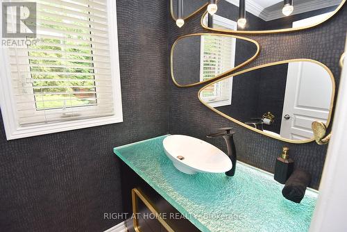 4299 Lakeshore Road, Burlington, ON - Indoor Photo Showing Bathroom