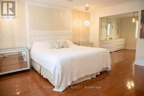 4299 Lakeshore Road, Burlington, ON - Indoor Photo Showing Bedroom