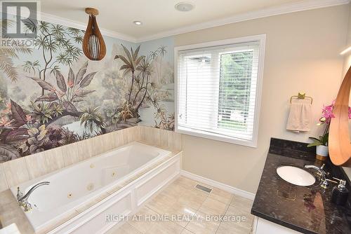 4299 Lakeshore Road, Burlington, ON - Indoor Photo Showing Bathroom