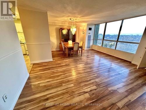 1806 - 10 MARTHA EATON WAY S  Toronto, ON M6M 5B3