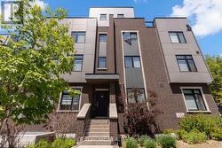 4 - 66 LONG BRANCH AVENUE  Toronto, ON M8W 3J4