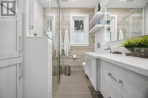 124 Kipling Road, Hamilton, ON - Indoor Photo Showing Bathroom