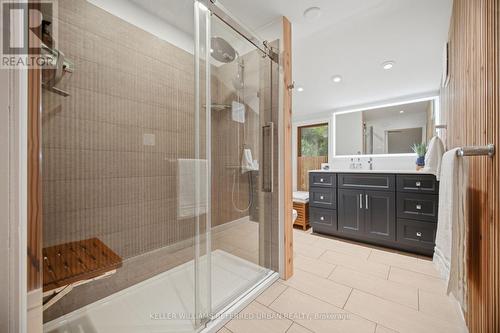 124 Kipling Road, Hamilton, ON - Indoor Photo Showing Bathroom
