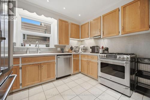 124 Kipling Road, Hamilton, ON - Indoor Photo Showing Kitchen