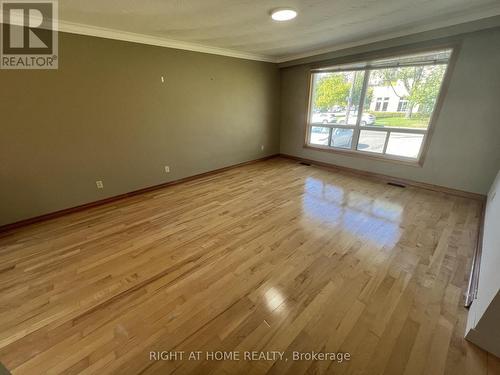 MAIN FLOOR - 9 DEWLANE DRIVE , Toronto, Ontario M2R 2P7 3