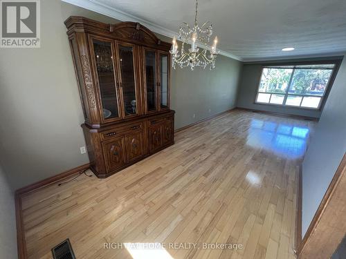 MAIN FLOOR - 9 DEWLANE DRIVE , Toronto, Ontario M2R 2P7 5
