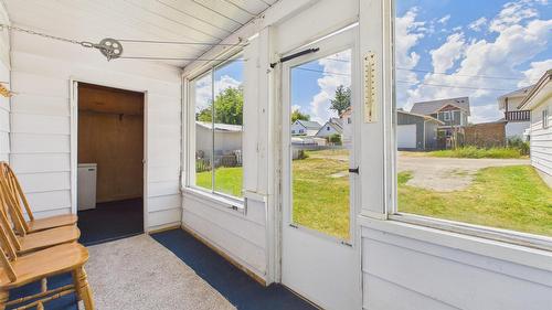 217 6Th Avenue, Cranbrook, BC - Outdoor With Exterior