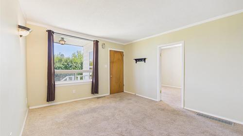 217 6Th Avenue, Cranbrook, BC - Indoor Photo Showing Other Room