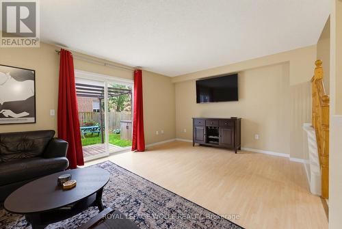 5 Eugene Drive, Guelph, ON - Indoor Photo Showing Living Room