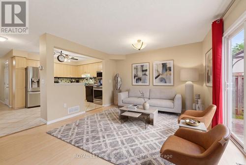 5 Eugene Drive, Guelph, ON - Indoor Photo Showing Living Room