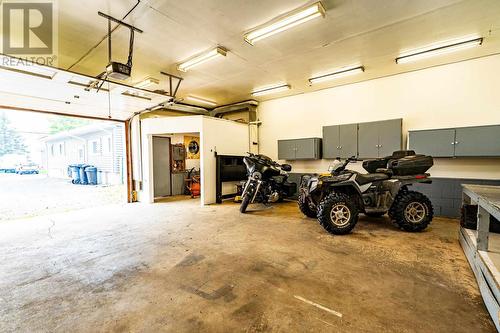 74 Melvin Ave, Thunder Bay, ON - Indoor Photo Showing Garage
