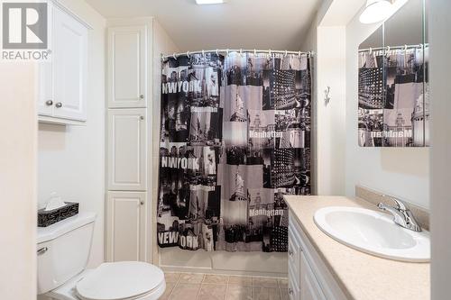 74 Melvin Ave, Thunder Bay, ON - Indoor Photo Showing Bathroom