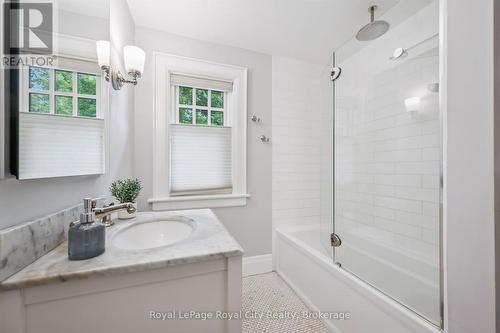 83 Durham Street, Guelph (Downtown), ON - Indoor Photo Showing Bathroom