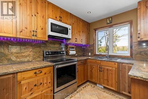 1 - 1041 Summit Road, Muskoka Lakes (Wood (Muskoka Lakes)), ON - Indoor Photo Showing Kitchen With Double Sink