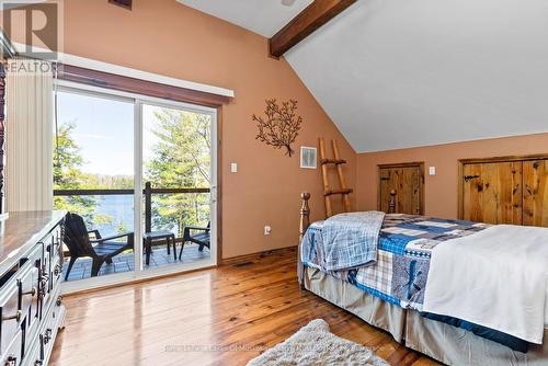 1 - 1041 Summit Road, Muskoka Lakes (Wood (Muskoka Lakes)), ON - Indoor Photo Showing Bedroom