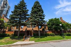 27 - 100 HILLSIDE DRIVE  Ottawa, ON K1K 4J1