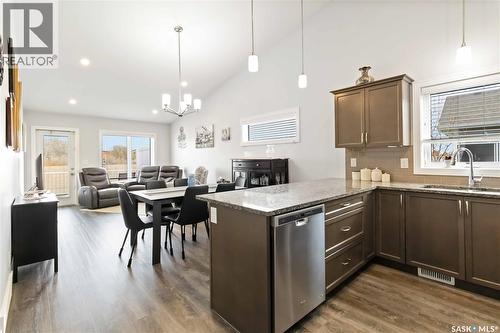 14 3214 11Th Street, Saskatoon, SK - Indoor Photo Showing Kitchen